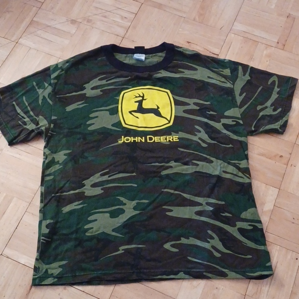 John deere tee shirt camouflage men's size xlarge